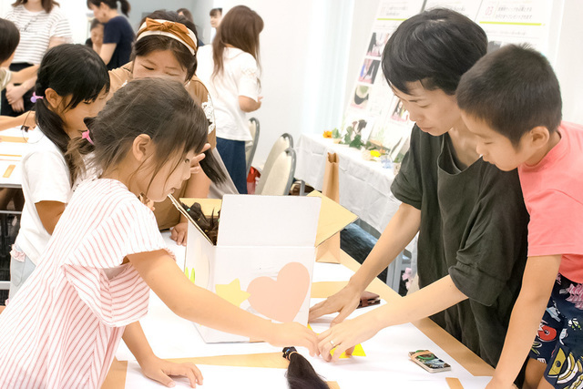 つな髪ボランティアイベント　髪をみんなで仕分けします